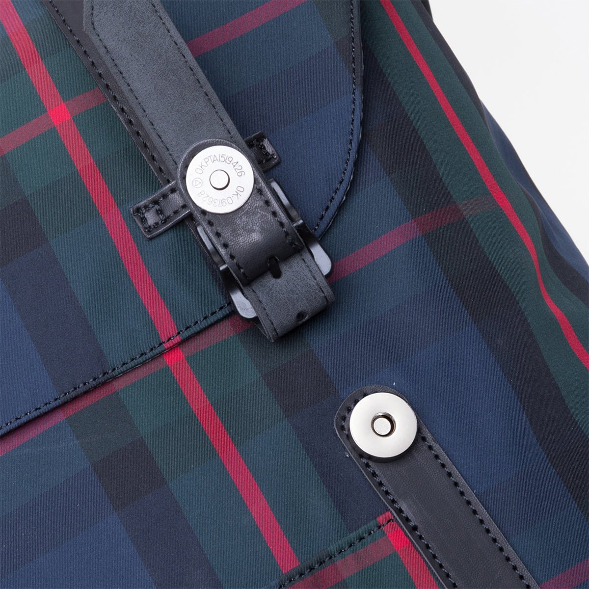 KAUKKO Lightweight Outdoor Daypack,Casual Travel, EP6-12 ( Black / 17.8L ) - kaukko