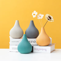 KAUKKO Solid Color Ceramic Small Vase Aromatherapy Simple Vertical Pattern Home Life Decoration Orange