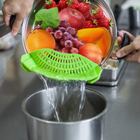 KAUKKO Clip On Strainer Silicone for All Pots and Pans, Pasta Strainer Clip on Food Strainer for Meat Vegetables Fruit Silicone Kitchen Colander 2pc Green
