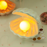 KAUKKO Shell Pearl Light LED Lamp Portable Night Light Pearl in Shell Desktop Ornament Home Decor for Bedroom Living Room White